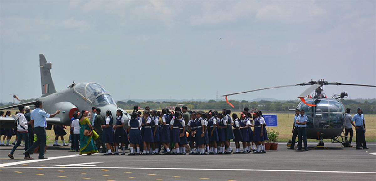 Students enjoy air show